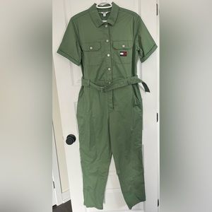 NWOT TOMMY HILFIGER Utility Jumpsuit with Belt and Buttons (sage Army Green)